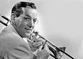 Glenn Miller in 1942 geboren op 1 maart 1904