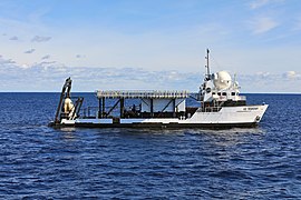 Crew Dragon Go Searcher -talteenottoaluksen kyydissä Floridan itärannikolla.