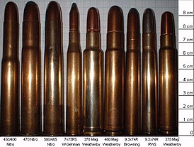 Патроны 9,3×74 мм — второй и третий справа