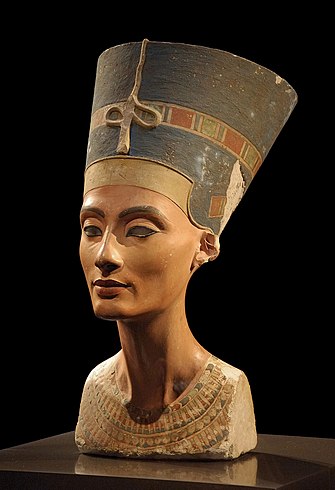 Busta kráľovnej Nefertiti