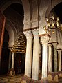 Exemple de colonnes corinthiennes en marbre de la Grande Mosquée de Kairouan (Tunisie). Ce sont des spolia issus d'anciens monuments romains et byzantins.