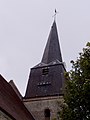 De gedraaide toren van de parochiekerk