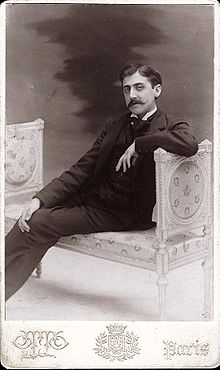 Proust canapé vers 1895.jpg