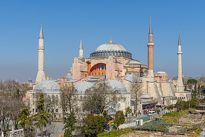 O mais conhecido edifício bizantino do mundo, a Basílica de Santa Sofia, Istambul, Turquia.