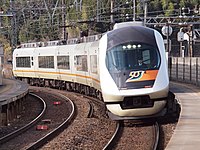 50周年記念ロゴマークを貼り付けた21122F（2009年12月31日 伊賀神戸駅）