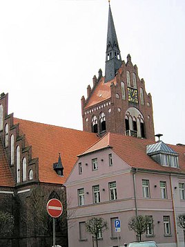 Kirke og rådhus i byen Usedom