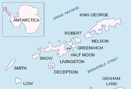 Plasseringa til Half Moon Island i Sør-Shetlandsøyane.