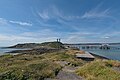 Mumbles (Swansea Bay), depuis le pied de son phare (Mumbles Lighthouse)et de gauche à droite : Bracelet Bay and Mumbles Beach.