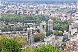 Vue sur les 3 tours emblématiques du quartier de l' île-Verte (avril 2019).