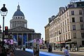 Le Panthéon et la rue Soufflot aménagés pour la panthéonisation de Simone et Antoine Veil.