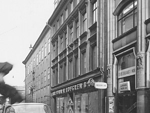 Huset med Löfgren & Co i bottenvåningen, 1963.