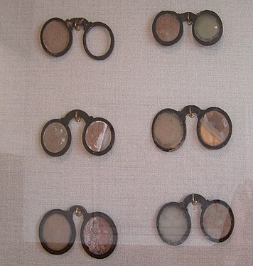 Lunettes du XVIe siècle.