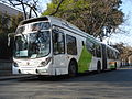 Bus estándar articulado en servicio 109.