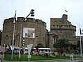 vpravo věž Chateau de St-Malo