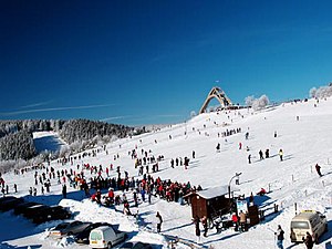 Skigebied Winterberg, op de achtergrond een springschans