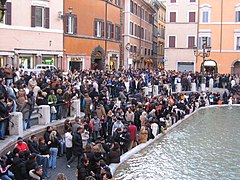 Der Trevi-Brunnen als Touristenmagnet