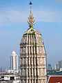 Una trishula de siete puntas en la cima de Wat Arun, también conocida como el tridente de Shiva.[3]​