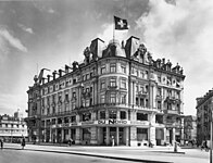 Bahnhofplatz 1 bis 3, die Dachreiter sind entfernt (1948)