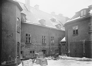 Bakgården 1907, i byggnaden till höger hade Berzelius ett laboratorium.