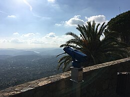 Vue du pays de Grasse et du lac de Saint-Cassien depuis Cabris.