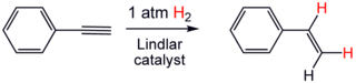 Idrogenazione parziale di difenilacetilene con il catalizzatore di Lindlar.