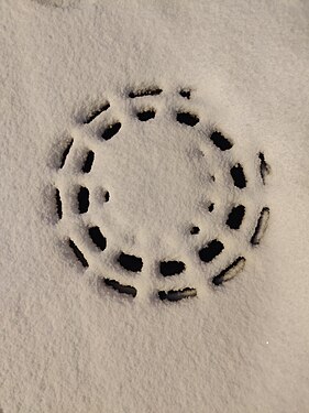 Hatch, snow, evening