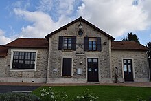 Mairie-clos-fontaine02.JPG