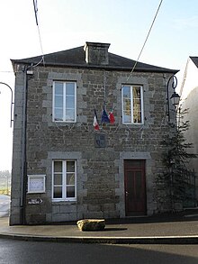 Monthault (35) Ancienne mairie.jpg