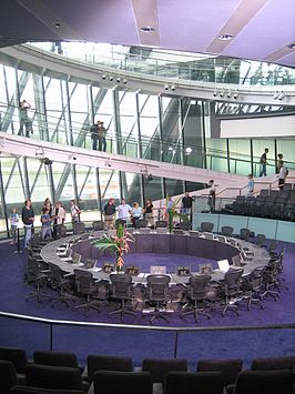 De voormalige vergaderzaal (Council Chamber) van de London Assembly te Southwark