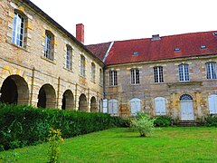 Lachalade le cloître.