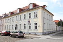 Wohnhaus mit Seitengebäuden