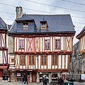 Maison Façade sur la place et sur la rue