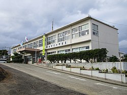 和泊町役場