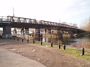 Vierte Walton Bridge 1953–2013 vor der fünften Brücke 2005