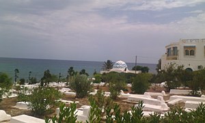 Vue partielle du cimetière donnant sur la mer.