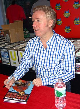 L'auteur Mark Millar dédicace une édition collector à Midtown Comics, à Manhattan