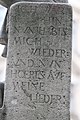 Inschrift auf der Rückseite der Steintafel: „Ich war hin. – Nun habts mich wieder. Und nun hörts auf meine Lieder.“