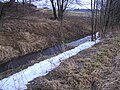 Bobr, ještě jako malý potok těsně před opuštěním České republiky.