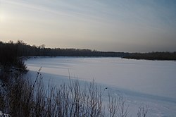 A befagyott Csumis, közvetlenül a torkolata előtt. 2005. december