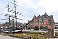 Brigg Friederike von Papenburg vor dem Rathaus