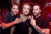 Daft Punk (kiri) dan Swedish House Mafia (kanan) keduanya telah mempengaruhi Avicii.