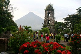 Bulkan Mayon asin Cagsawa Ruins