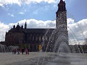 Die 2013 eingeweihten Wasserspiele auf dem Domplatz.