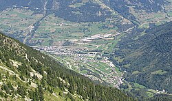 Vue d'Orsières, carrefour entre le val d'Entremont (en haut) et le val Ferret (en bas).