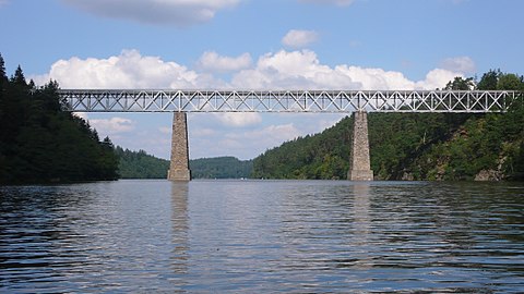 Pont ferroviaire sur la Vltava.