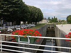 La esclusa de la Patache en la extremidad del canal que desemboca en el Loira.