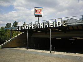 Eingang zum S- und Regionalbahnhof