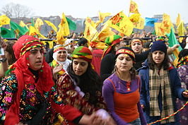 Koerden die Newroz vieren