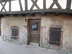 Ancienne faïencerie, rue du Bain-aux-Plantes.