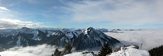 Blick im Mangfallgebirge vom Bodenschneid nach Westen zum Wallberg